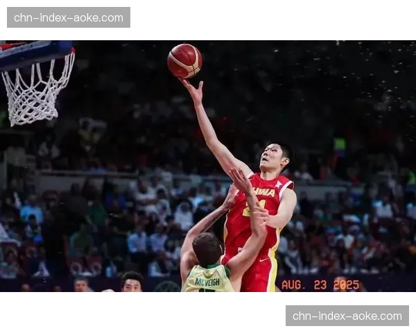 上海男篮单节轰下40分 多点开花的无球空切打穿卫冕冠军防守